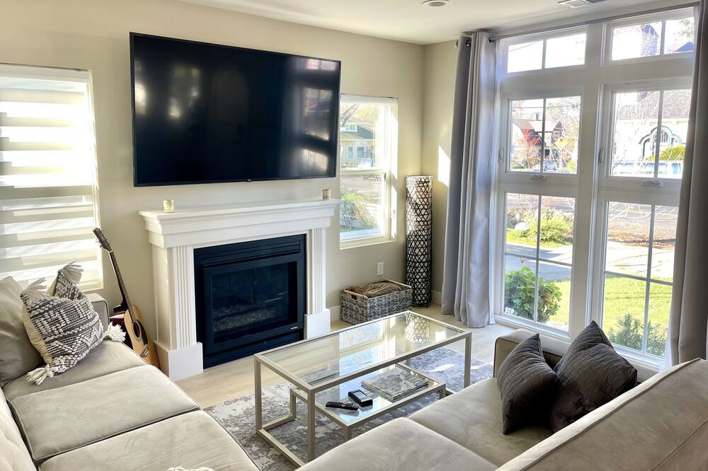 Photo of Livingroom in Pleasanton