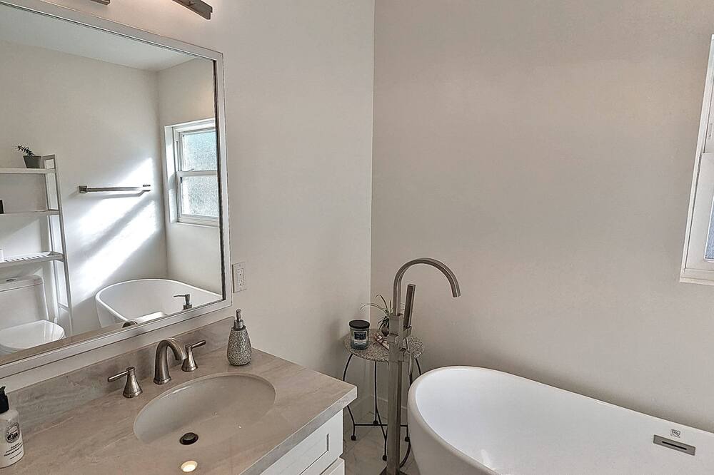 Photo of Bathroom in Pleasanton