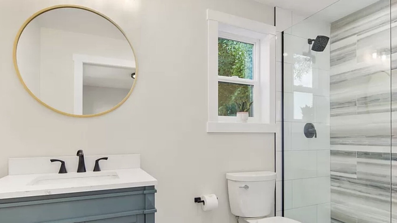 Photo of Others in North Admiral