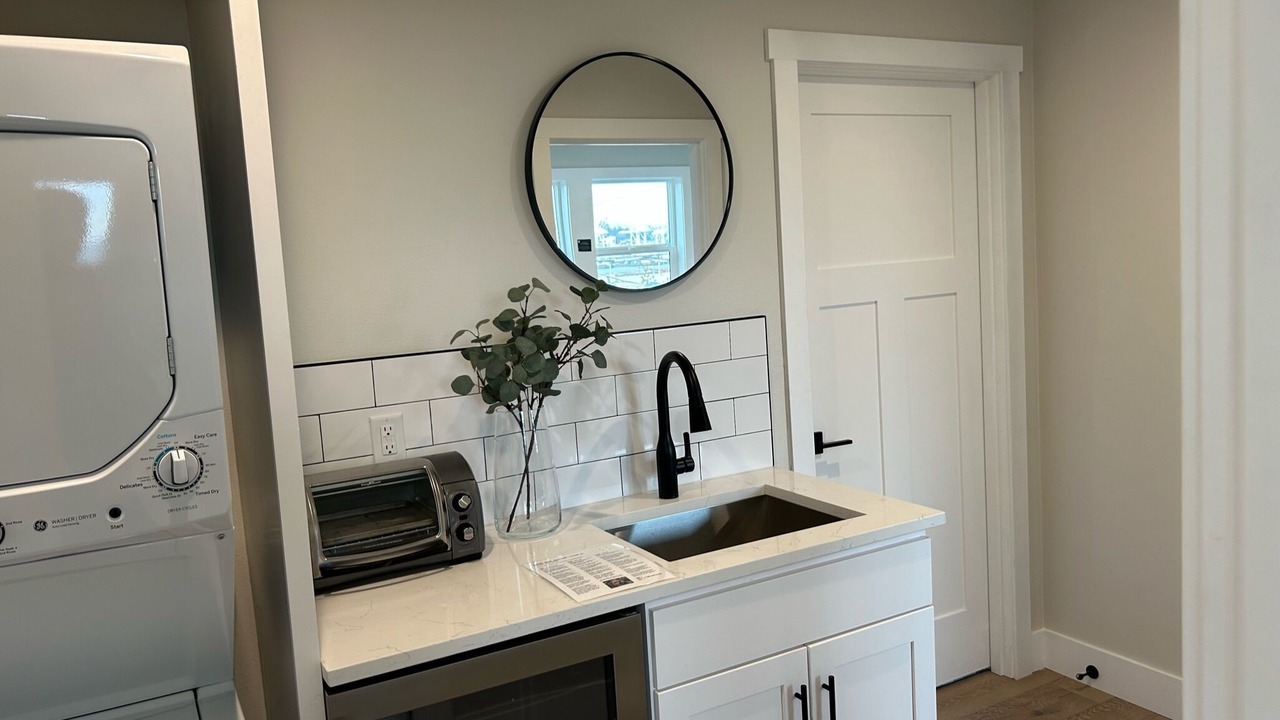 Photo of Others in North Admiral