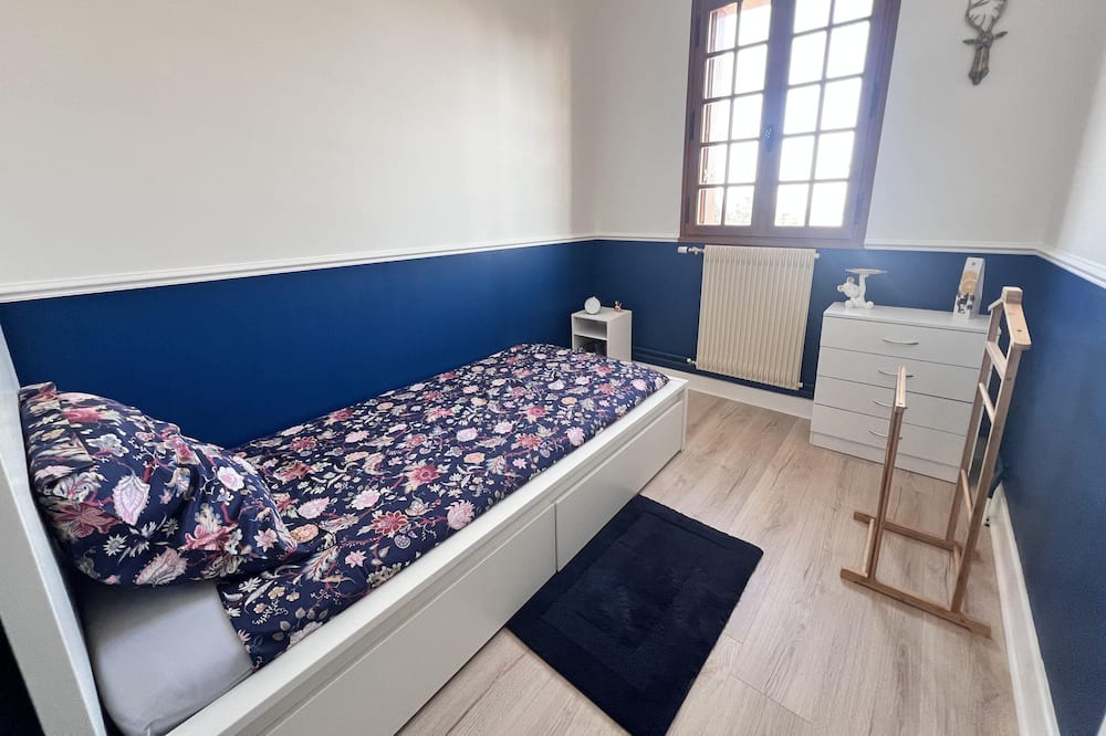 Photo of Bedroom in Vosne-Romanee