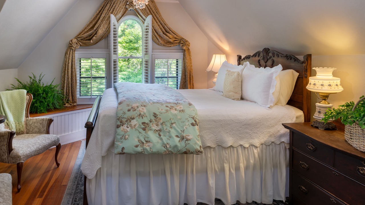 Photo of Bedroom in Historic Montford