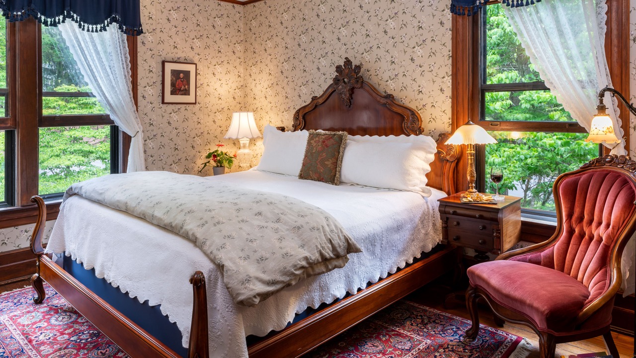 Photo of Bedroom in Historic Montford
