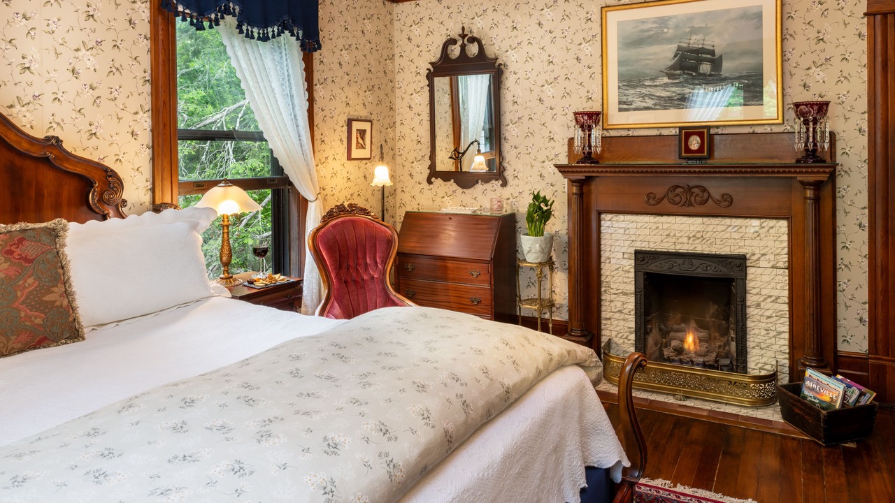Photo of Bedroom in Historic Montford