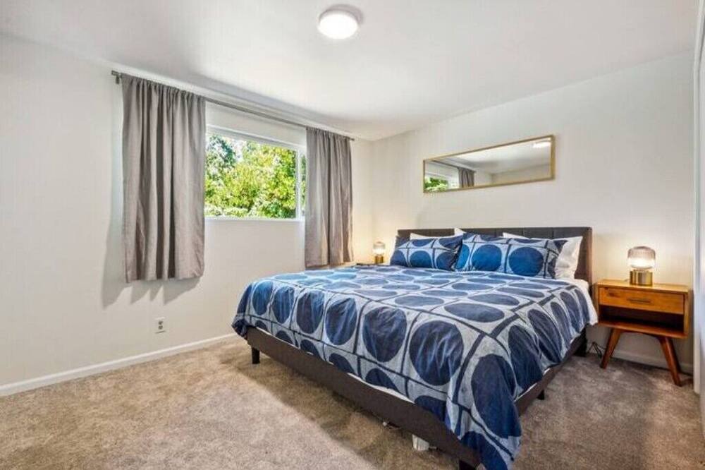 Photo of Bedroom in Seattle Metro Area