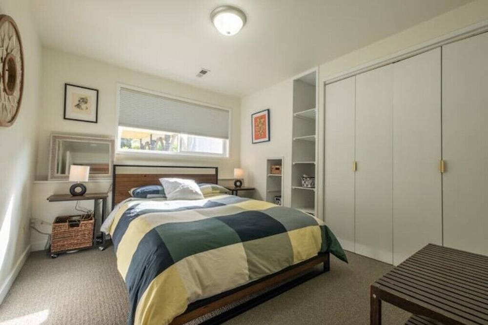Photo of Bedroom in Seattle Metro Area