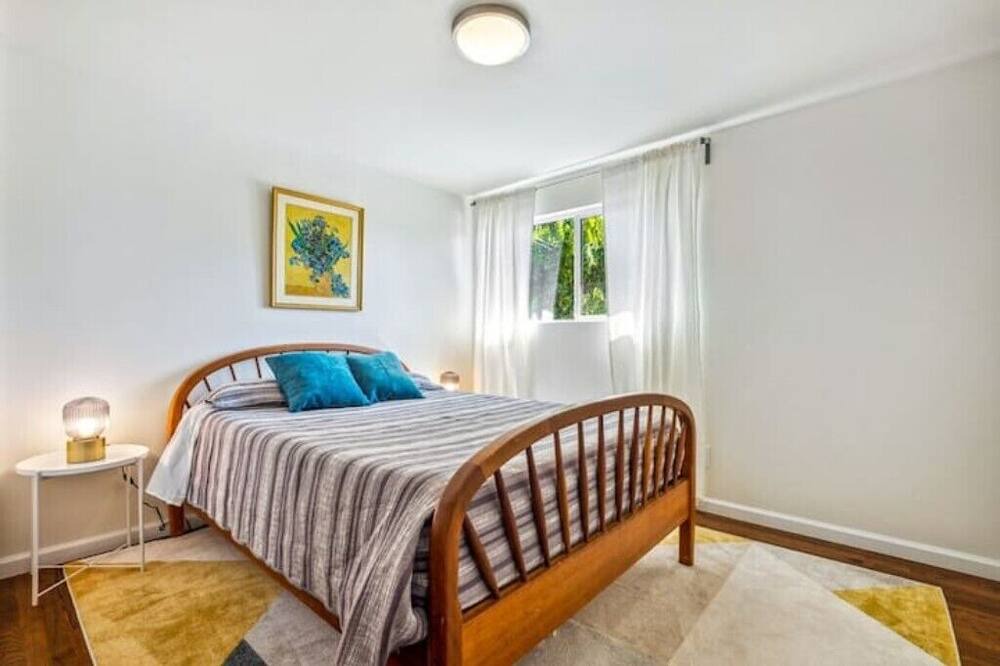 Photo of Bedroom in Seattle Metro Area