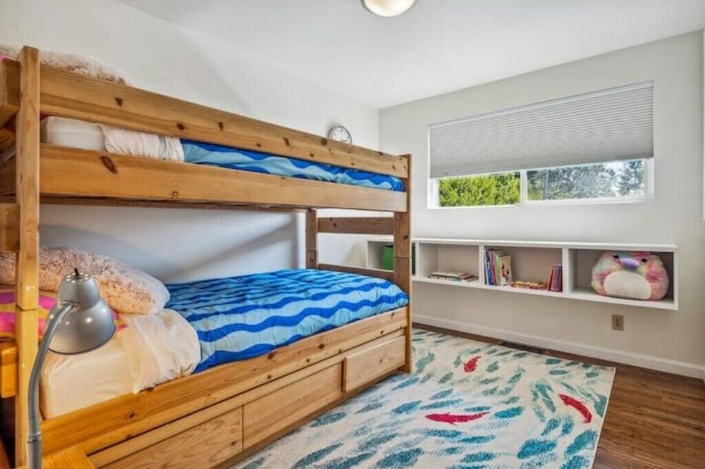 Photo of Bedroom in Seattle Metro Area