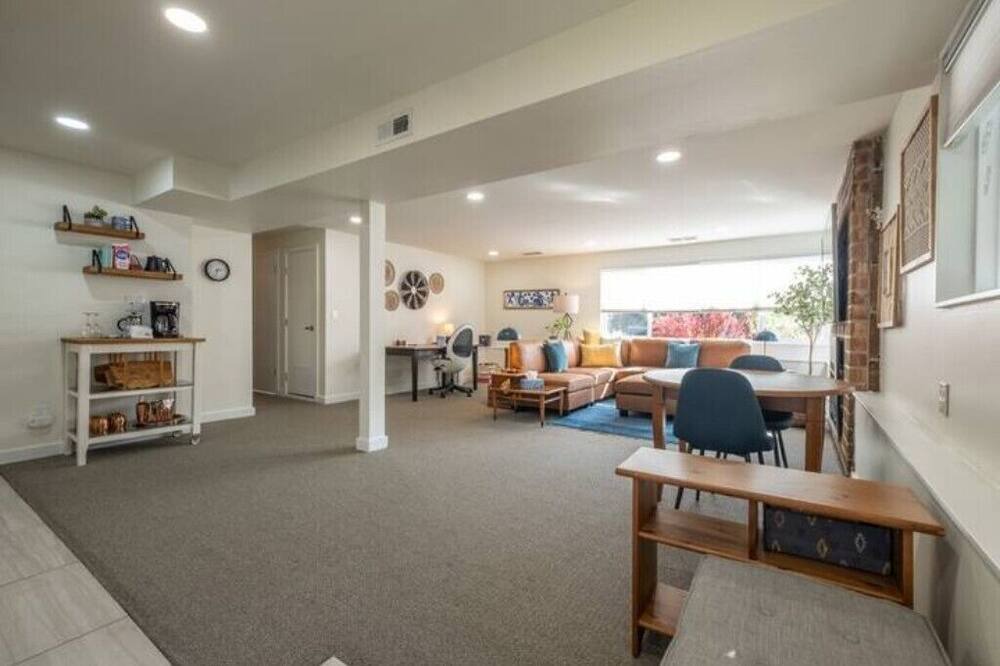 Photo of Livingroom in Seattle Metro Area