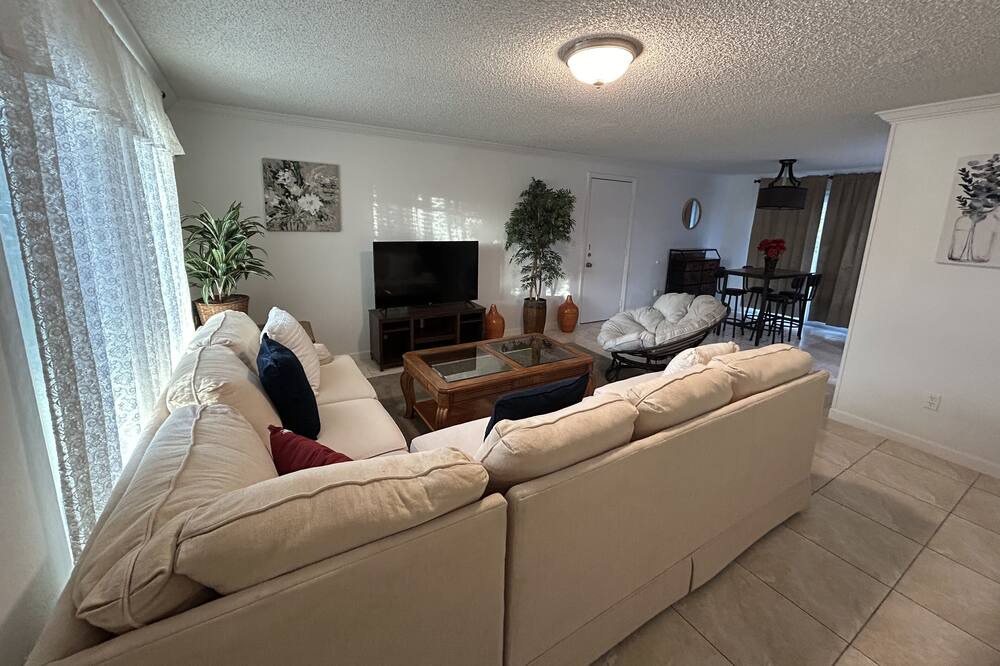 Photo of Livingroom in Royal Palm Beach