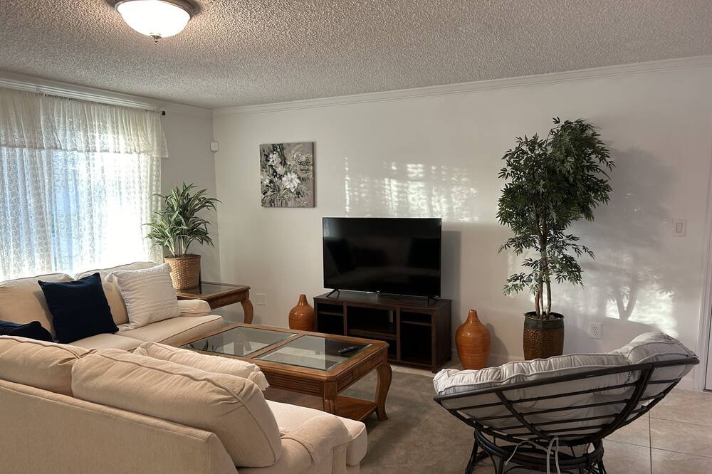 Photo of Livingroom in Royal Palm Beach