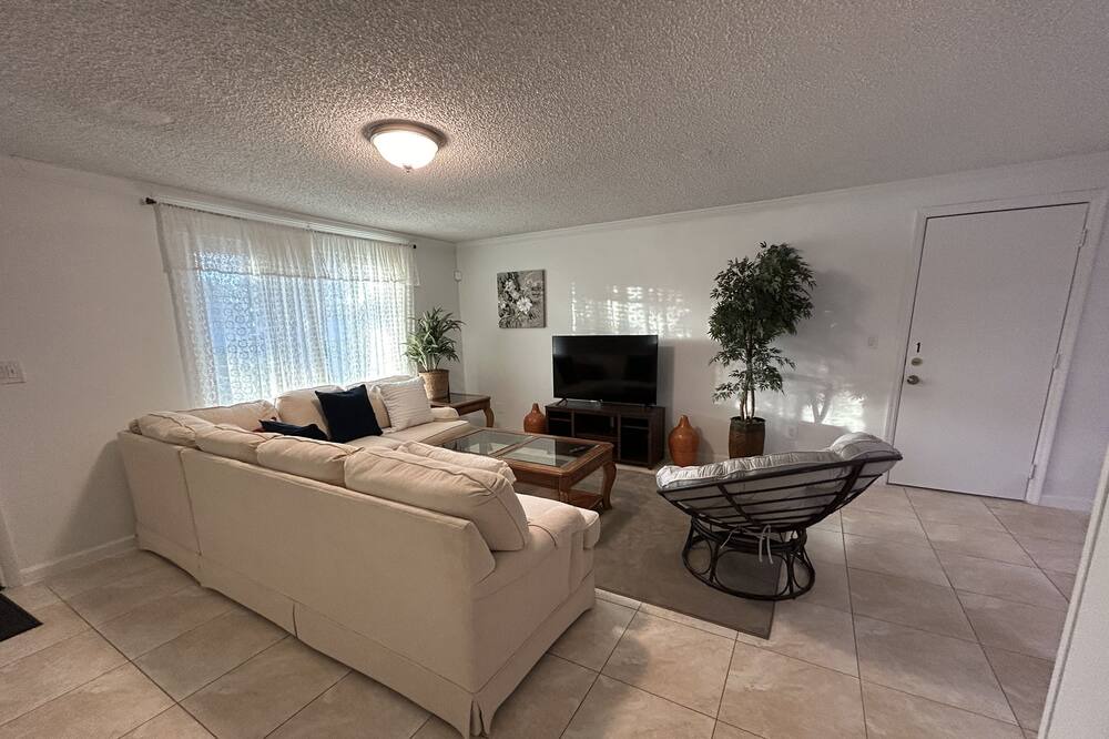 Photo of Livingroom in Royal Palm Beach