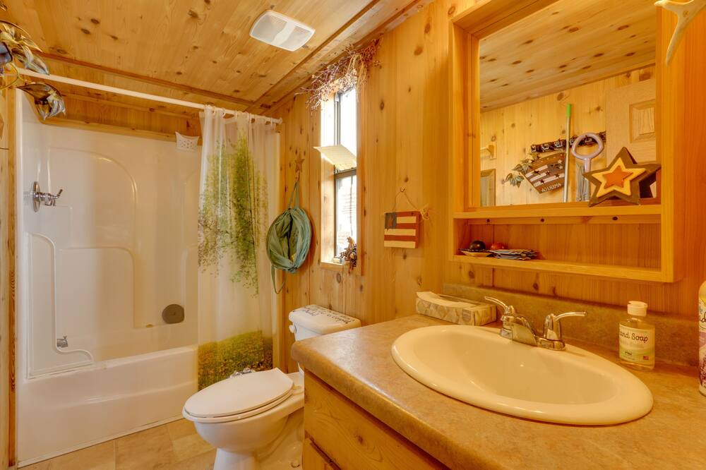 Photo of Bathroom in Logansport