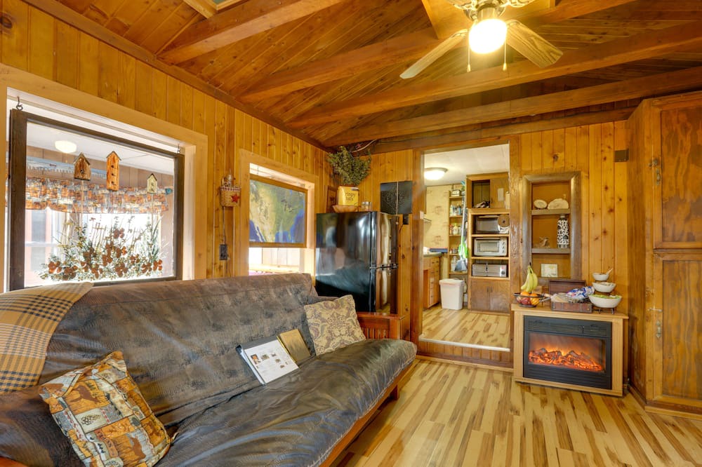 Photo of Livingroom in Logansport