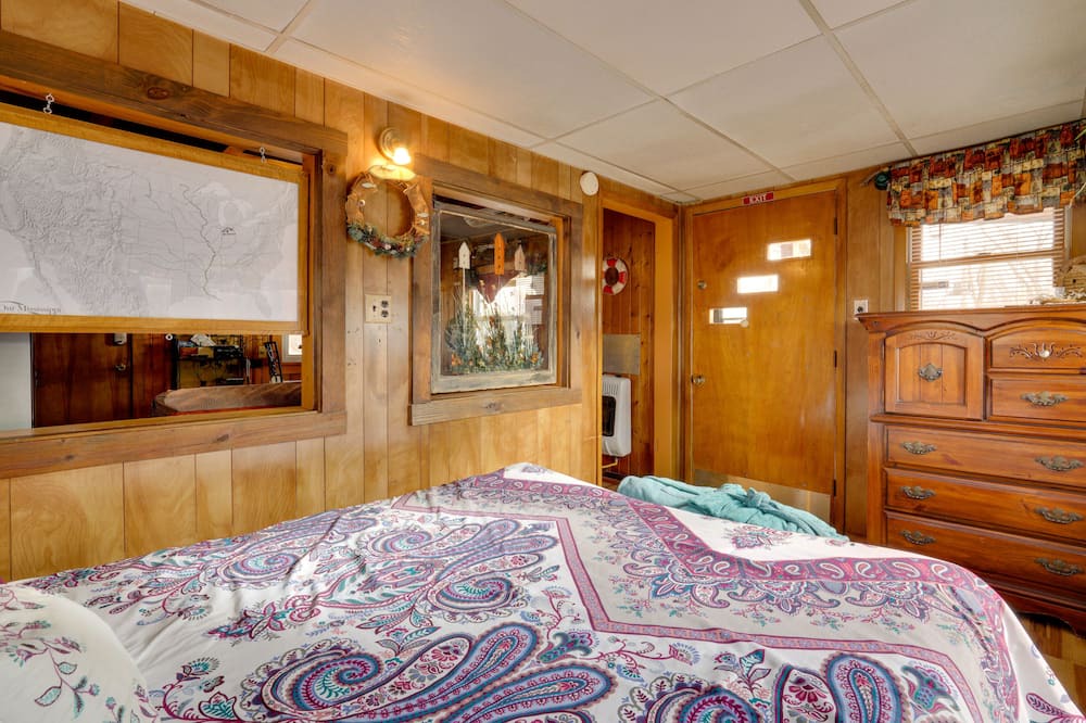 Photo of Bedroom in Logansport