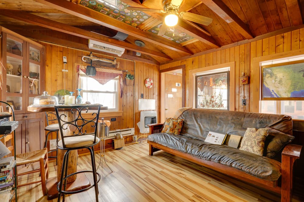 Photo of Livingroom in Logansport