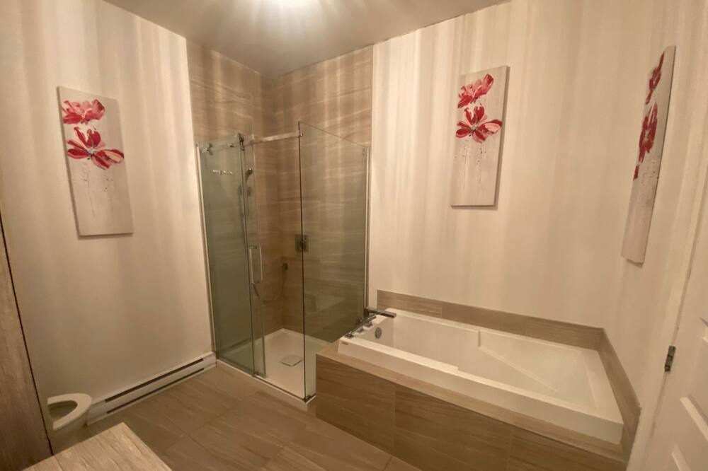 Photo of Bathroom in Blainville