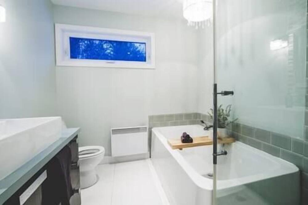 Photo of Bathroom in Rawdon