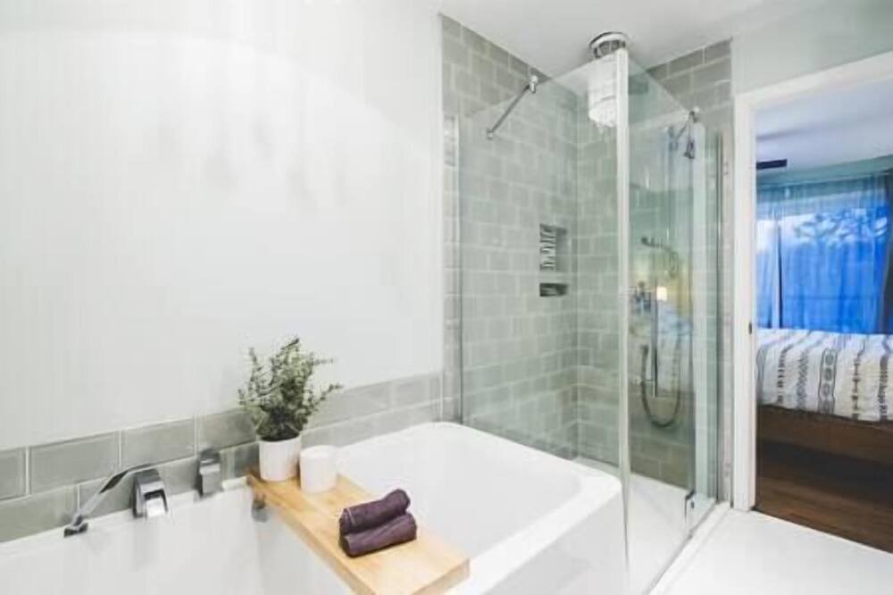 Photo of Bathroom in Rawdon