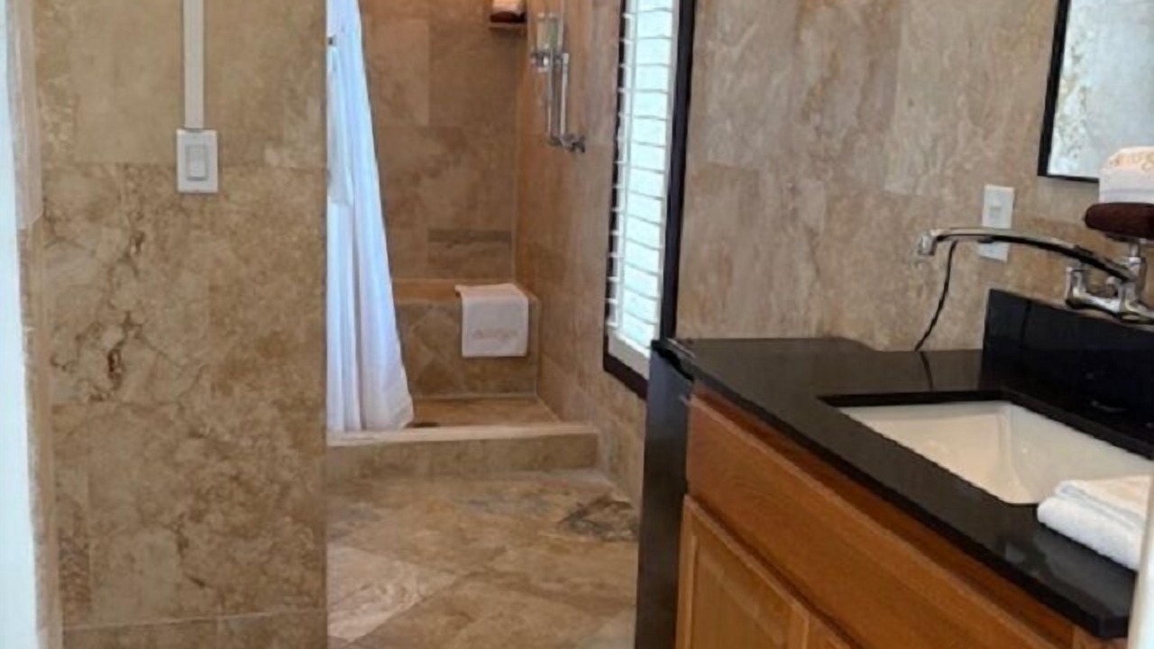 Photo of Bathroom in Boys Works