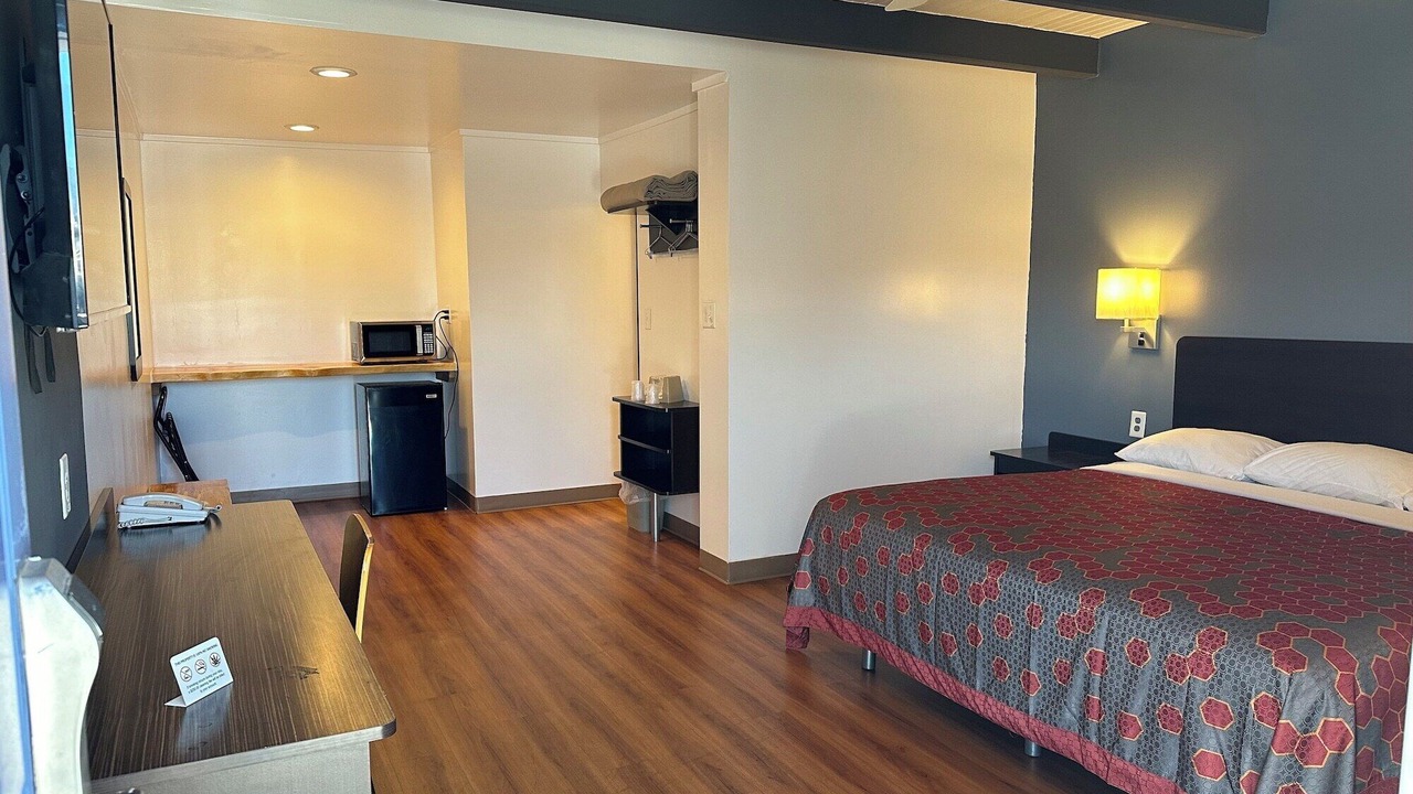 Photo of Livingroom in Sullivan