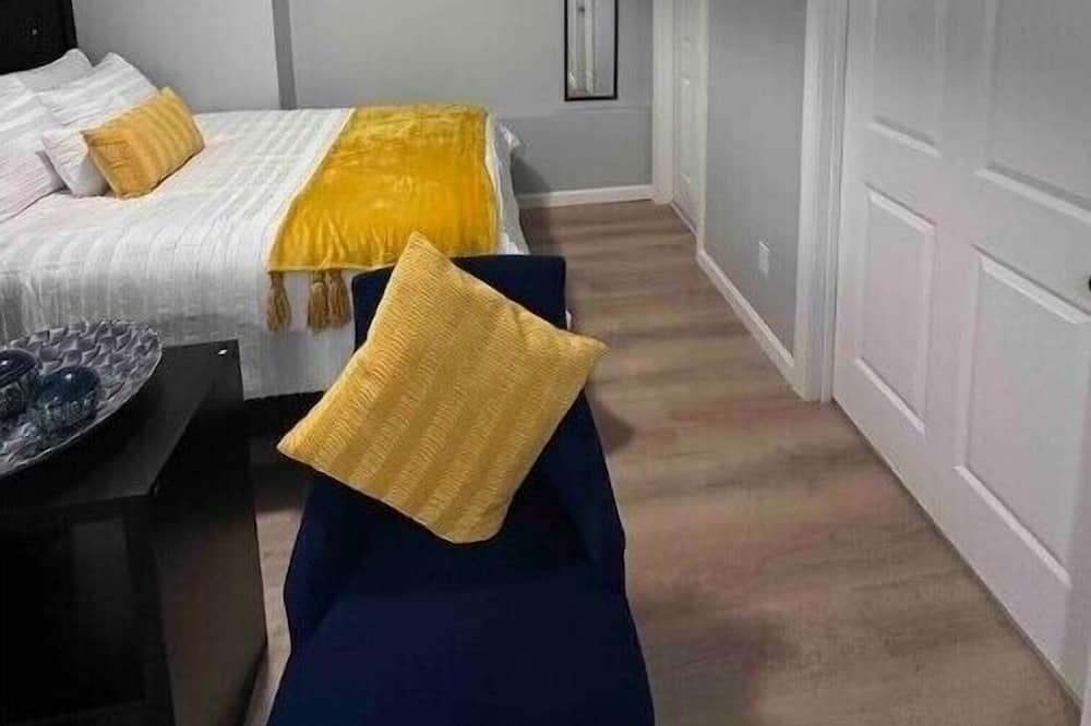 Photo of Others in Webster Square