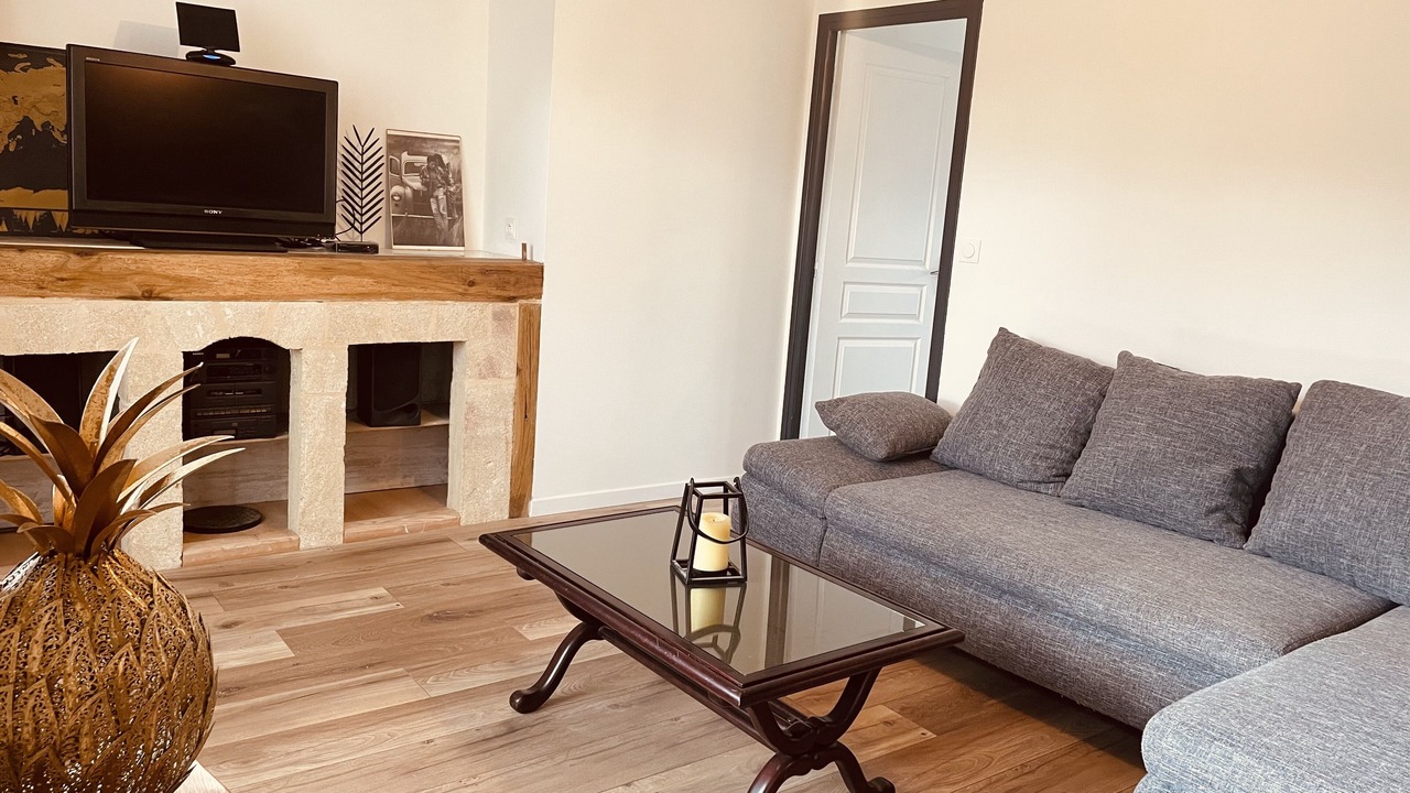 Photo of Livingroom in Saint-Santin-Cantales