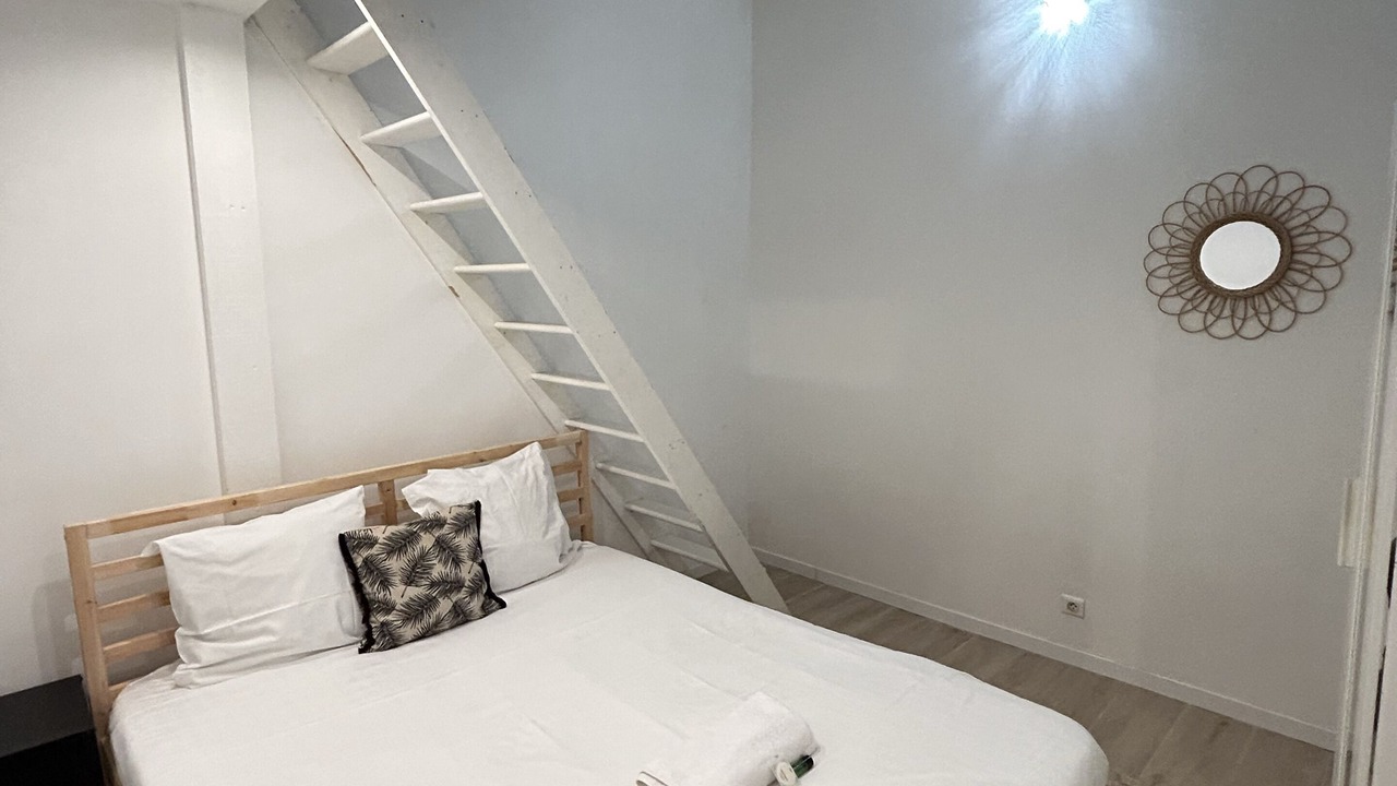 Photo of Bedroom in Charonne