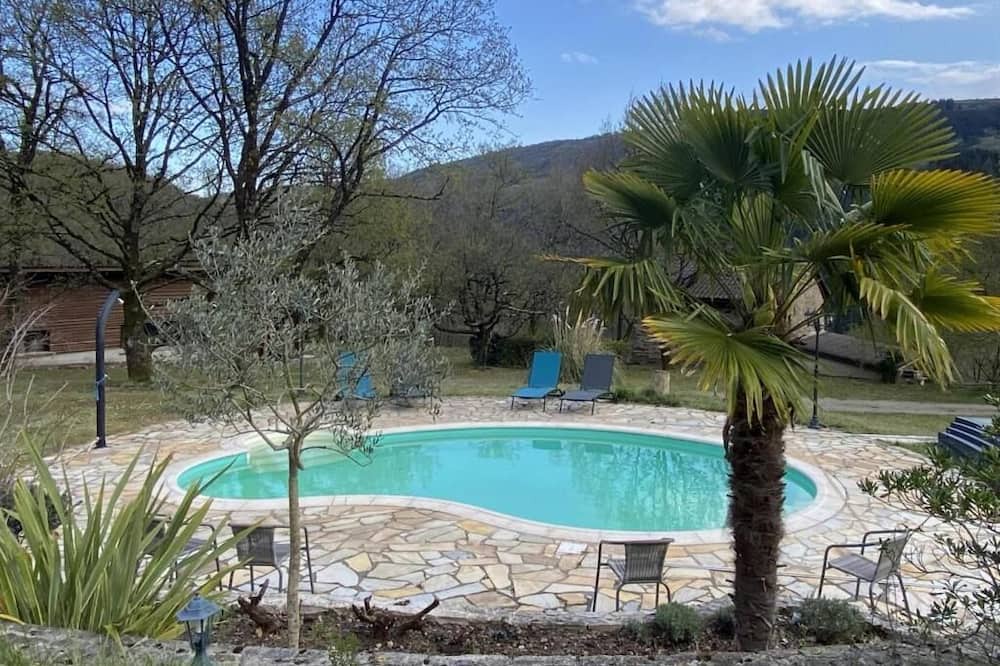 Photo of Outdoor in Connac