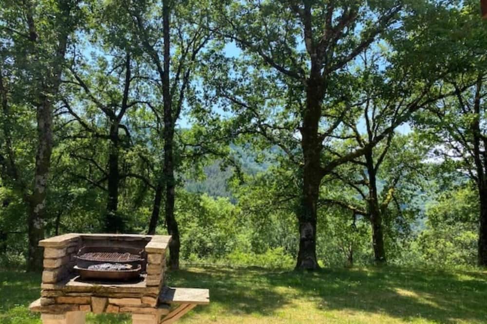 Photo of Outdoor in Connac