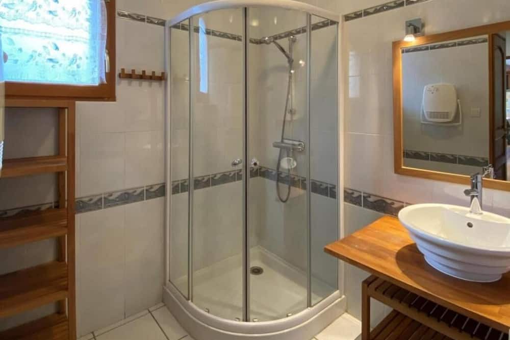Photo of Bathroom in Connac