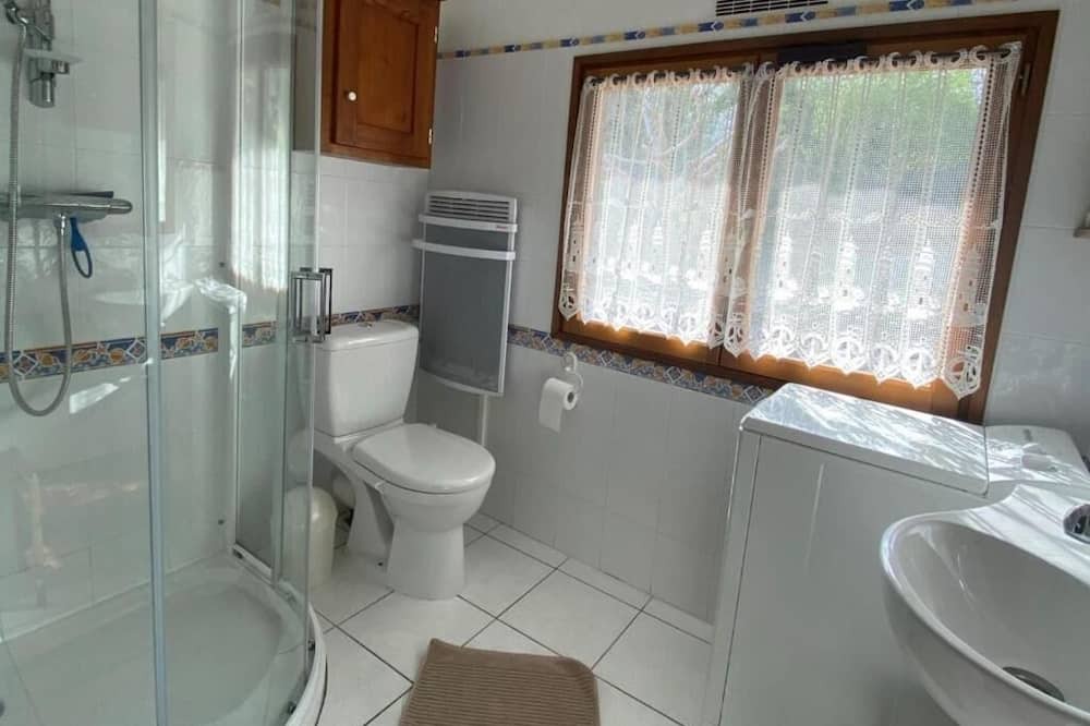 Photo of Bathroom in Connac