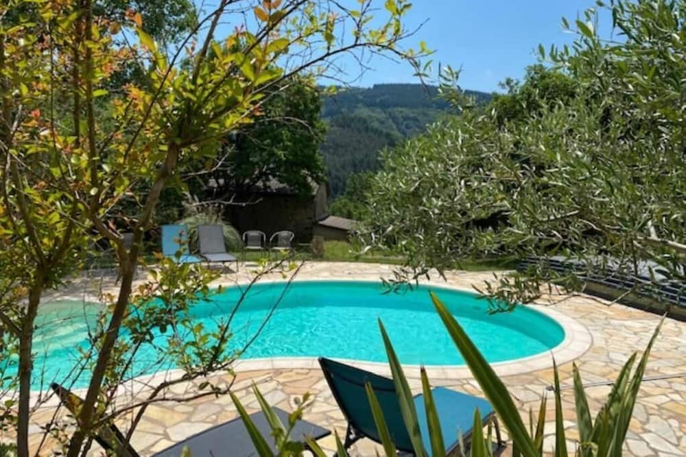 Photo of Outdoor in Connac