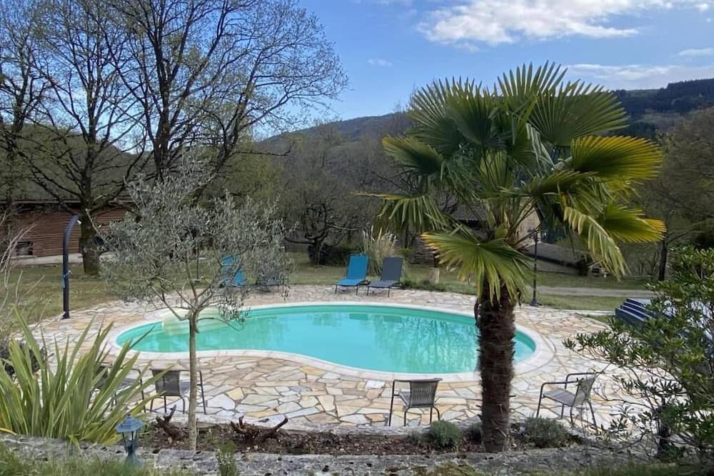 Photo of Outdoor in Connac