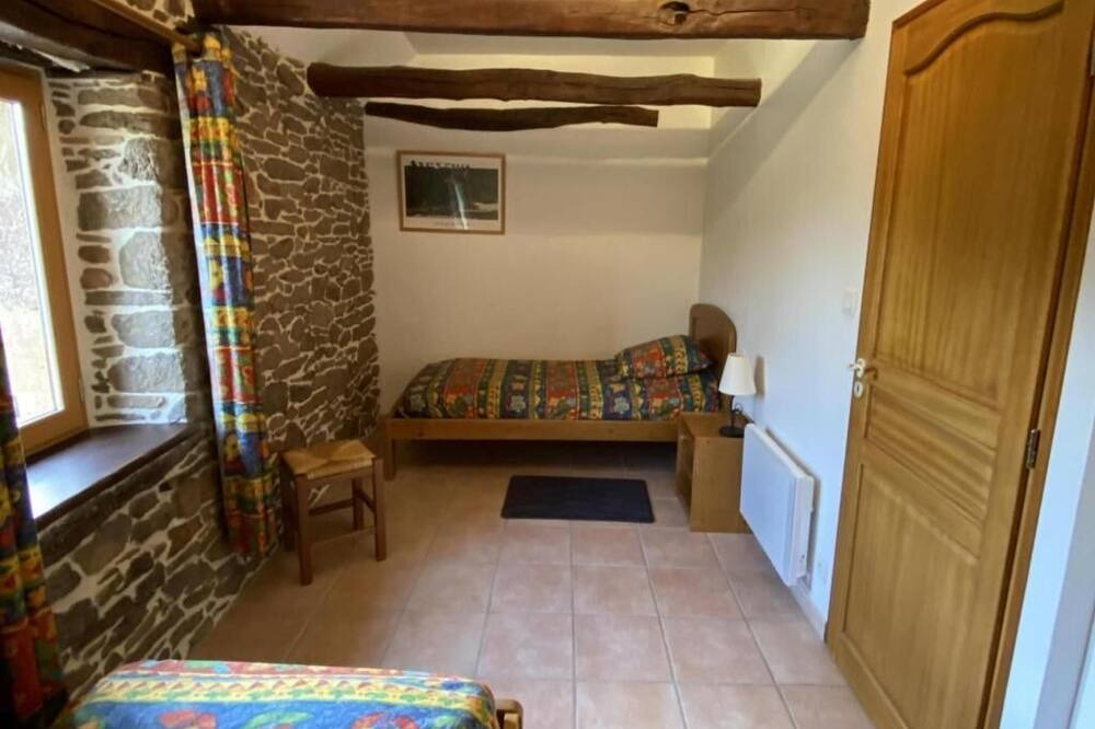 Photo of Bedroom in Connac