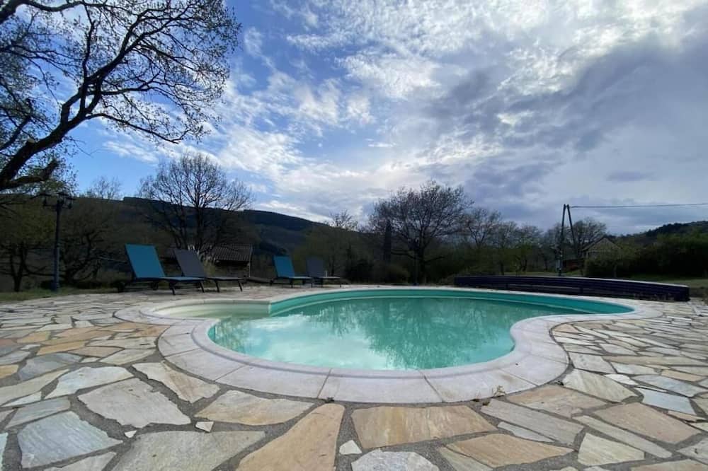 Photo of Outdoor in Connac