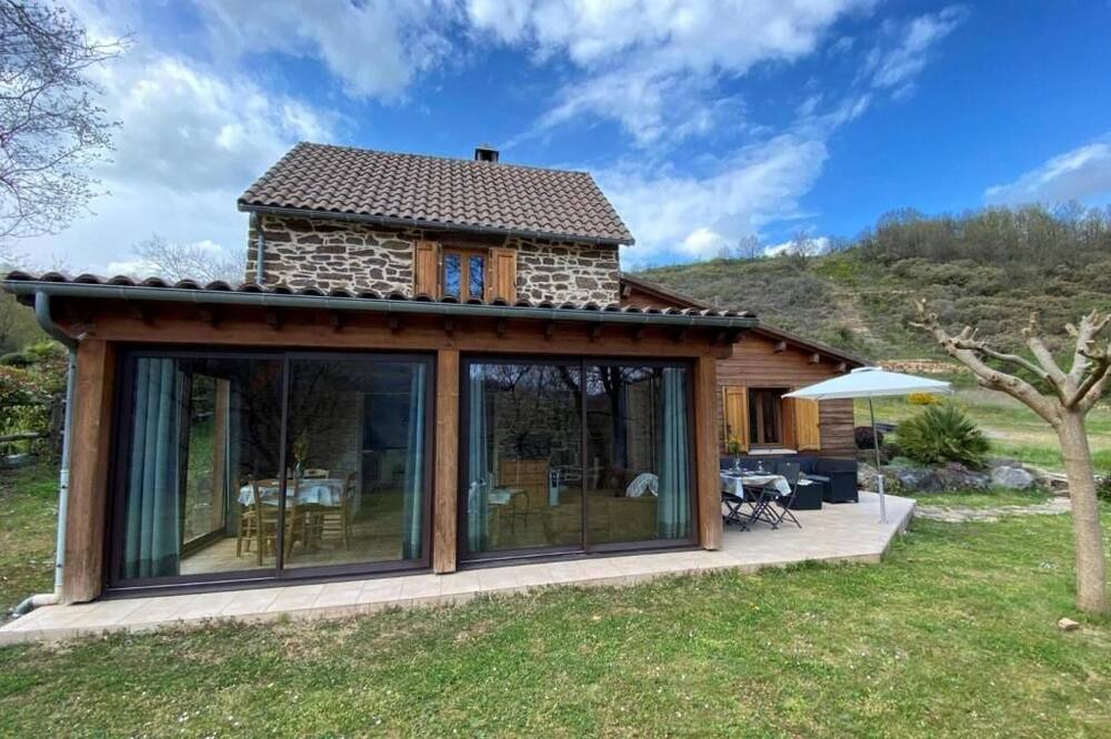 Photo of Outdoor in Connac