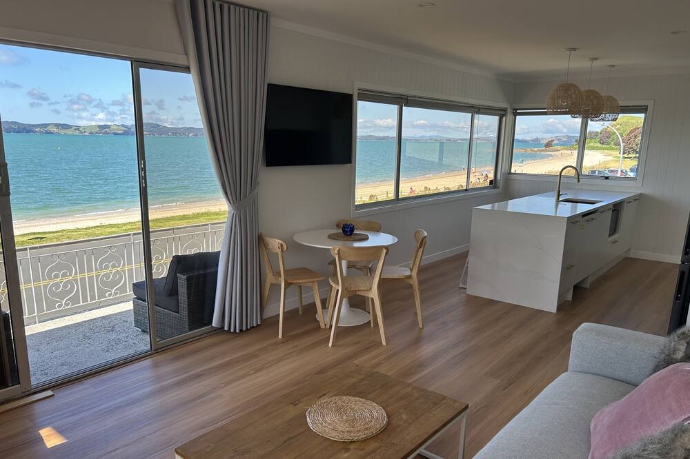 Photo of Livingroom in Maraetai