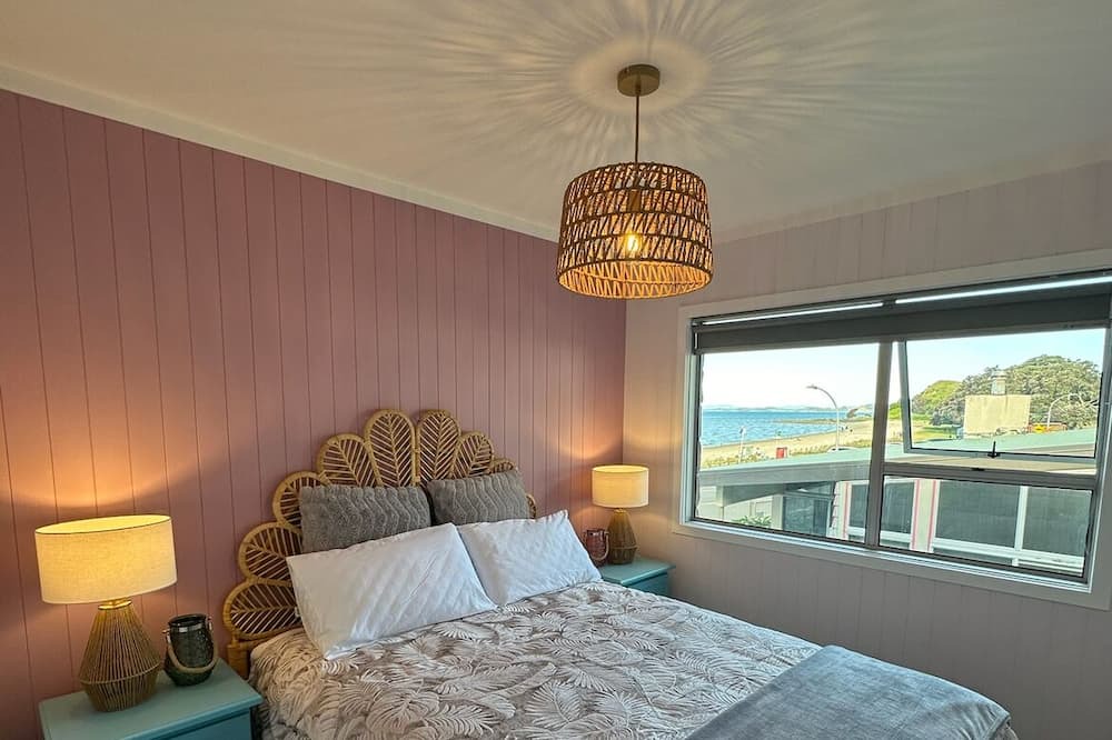 Photo of Bedroom in Maraetai