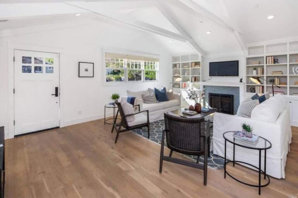 Photo of Livingroom in San Anselmo