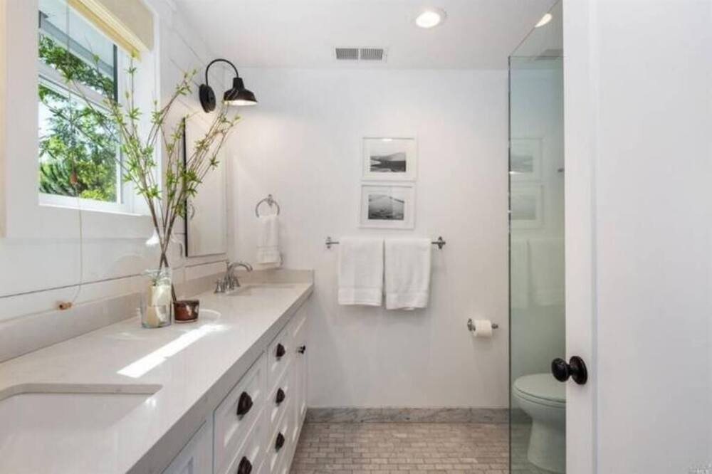Photo of Bathroom in San Anselmo
