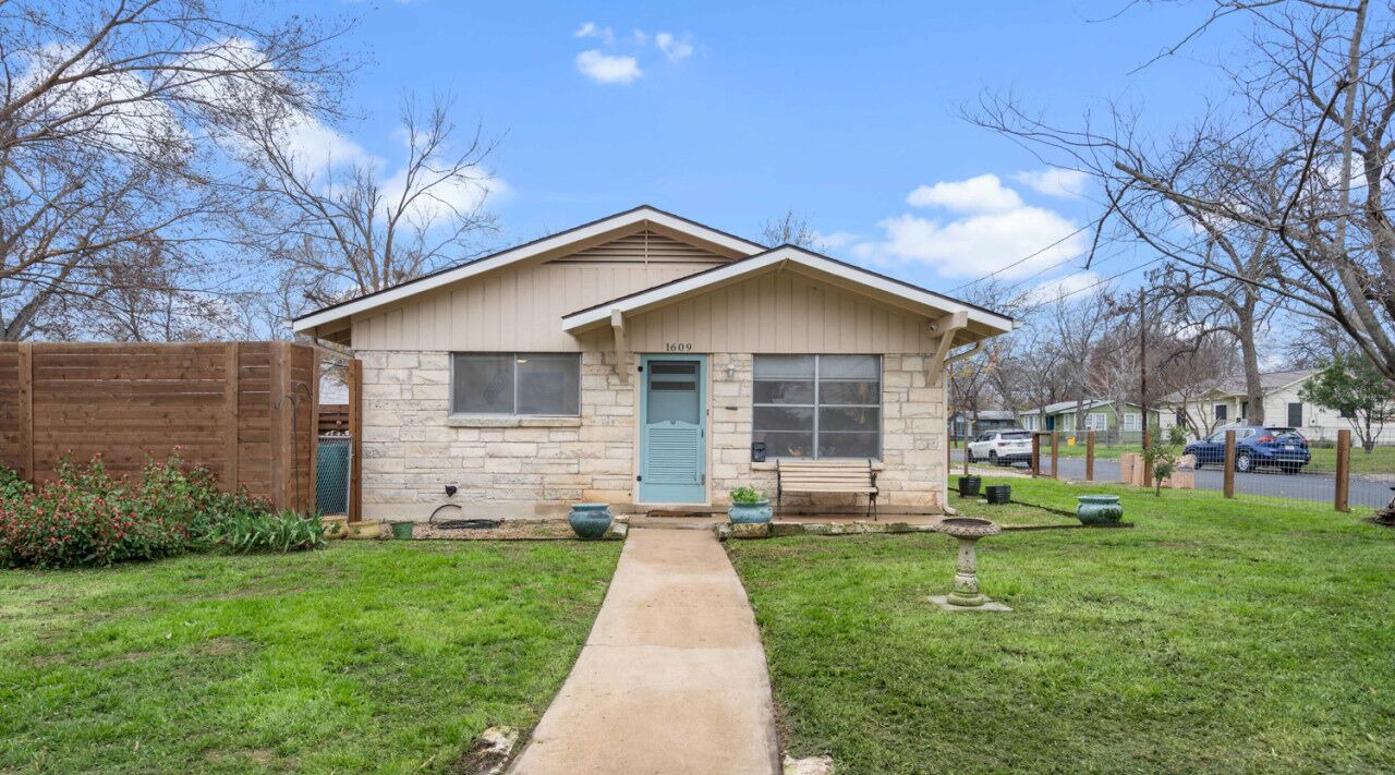 Photo of Outdoor in South Manchaca