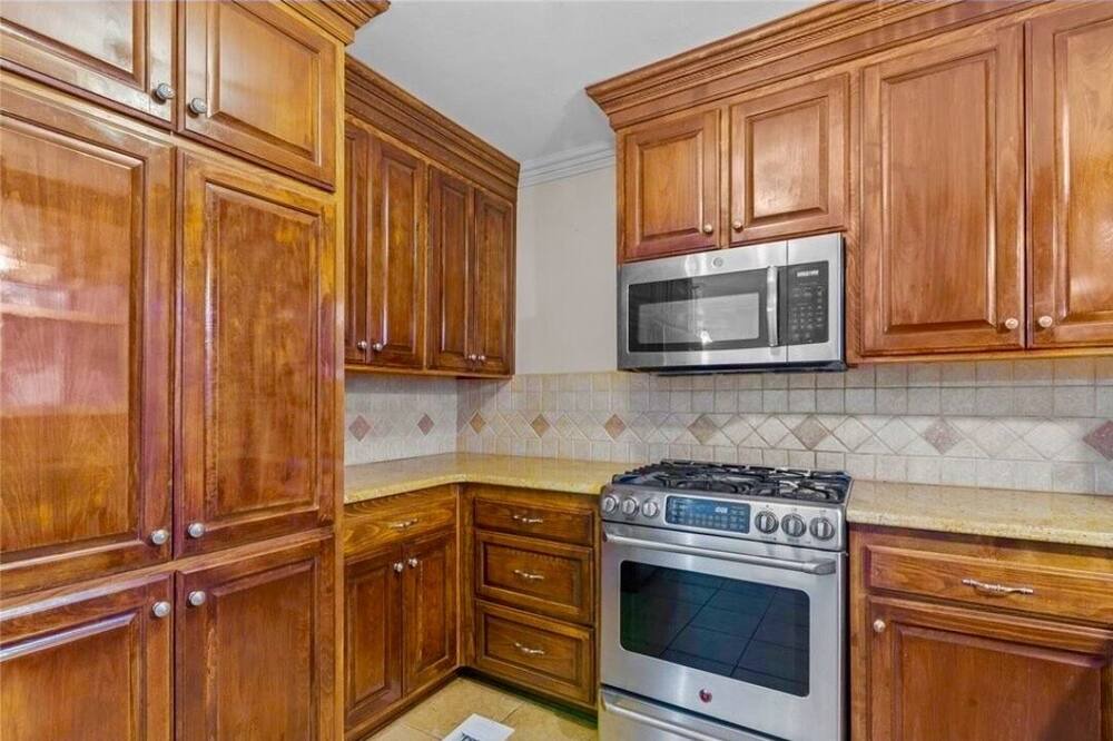 Photo of Kitchen in Highland Historic District