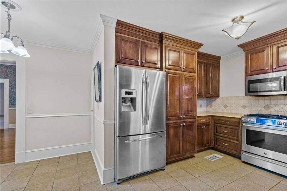 Photo of Kitchen in Highland Historic District