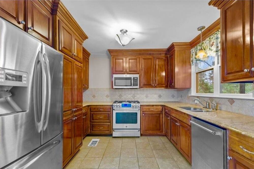 Photo of Kitchen in Highland Historic District