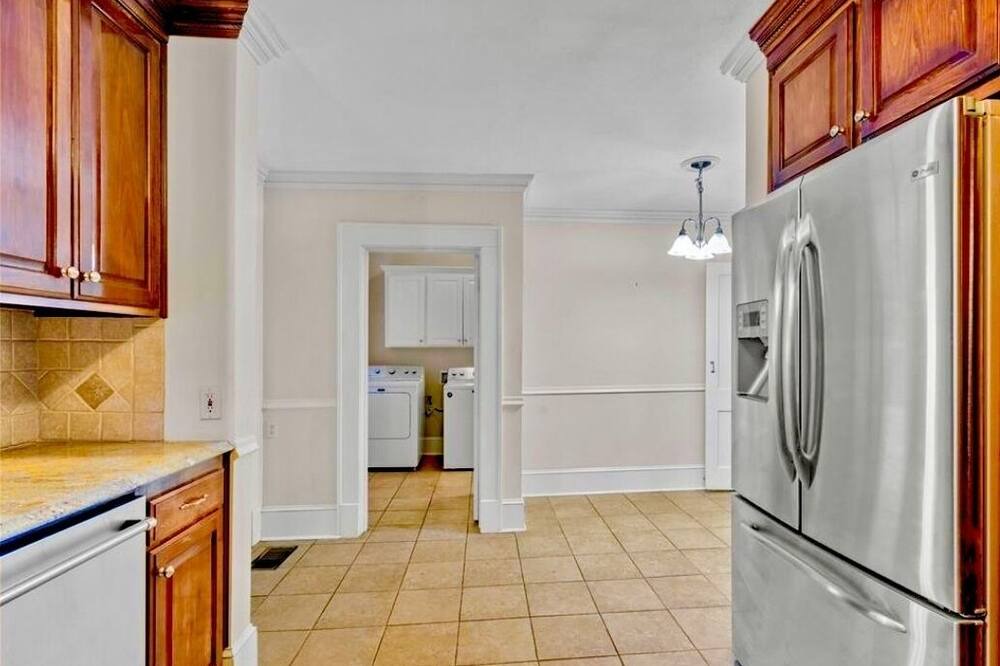 Photo of Kitchen in Highland Historic District