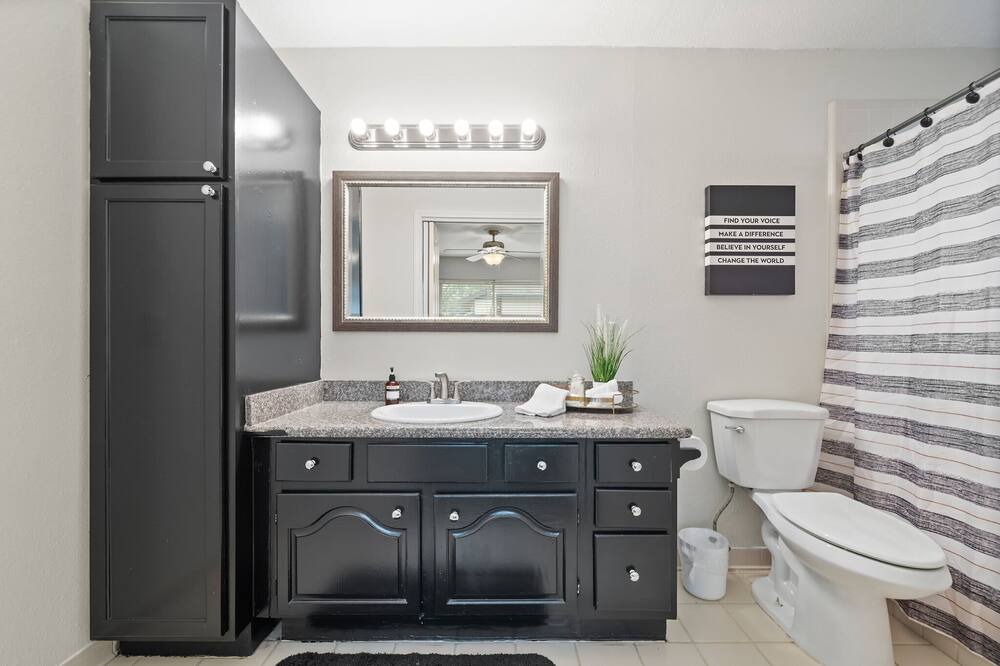 Photo of Bathroom in Pasadena