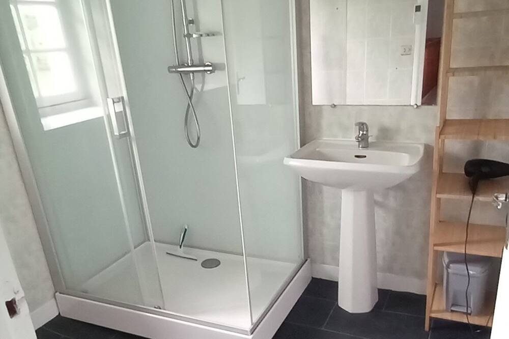 Photo of Bathroom in Saint-Pois
