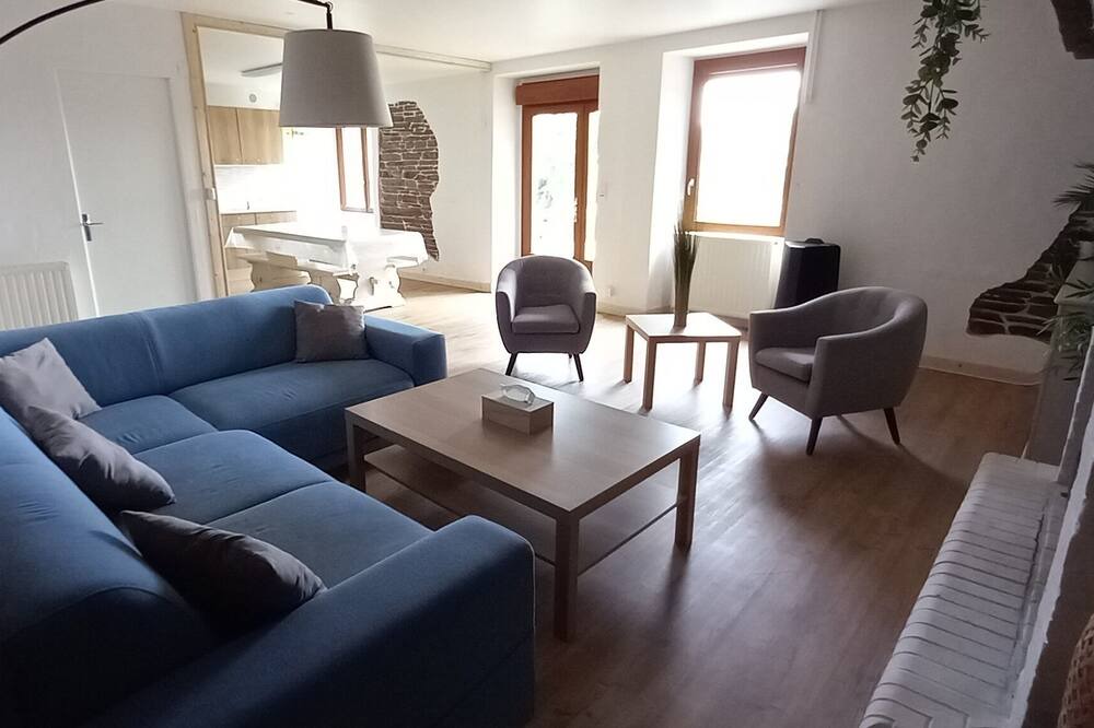 Photo of Livingroom in Saint-Pois
