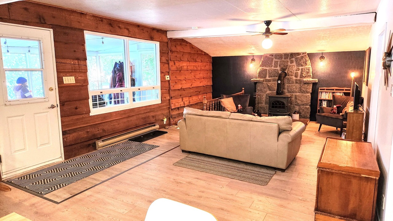 Photo of Livingroom in Riviere-a-Pierre